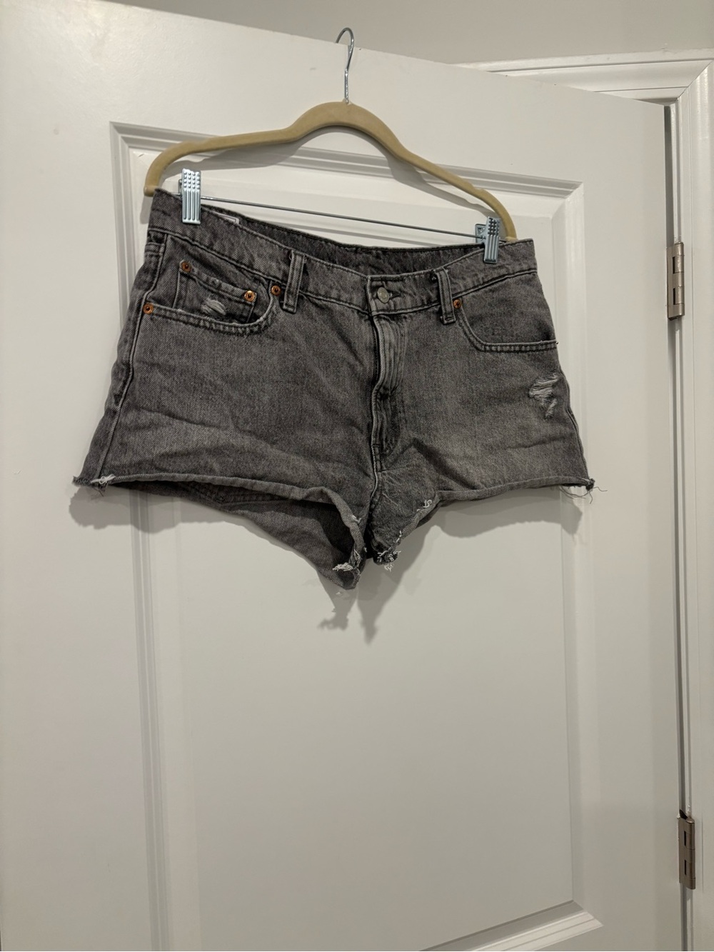Gap low stride shorts 
Size 30 / 10 r